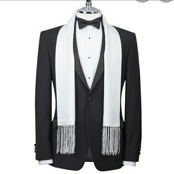 Holiday Shopping? NWT and NWOT Items Available! - Picture 3 of 16